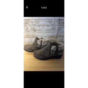 JBU by Jambu Women’s Waterproof Ankle Boots Sherpa Lined Taupe Size 9